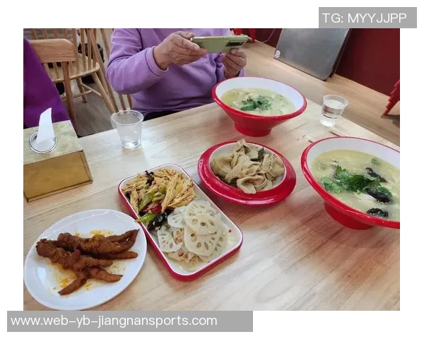 杨瀚森分享美食体验从波特兰的麻木到青岛城阳的美味烩面