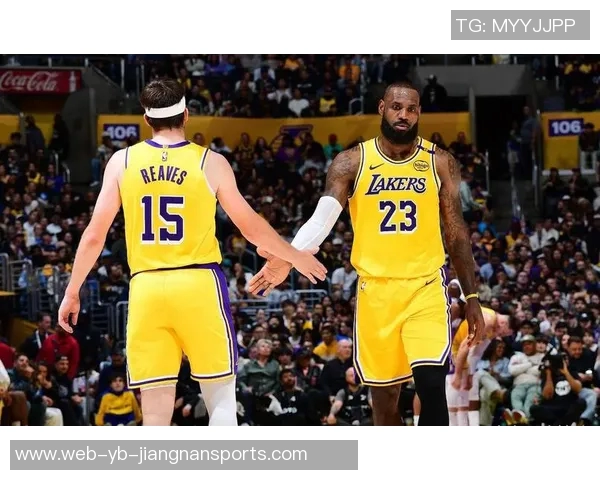 里夫斯盛赞詹姆斯：他是球队的胜利保障存在即是提升球队的力量