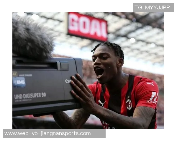 莱奥提前回归米兰积极训练全力争取重返首发阵容 莱奥提前回归米兰积极训练全力争取重返首发阵容