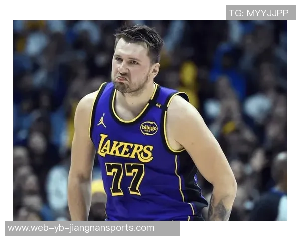 湖人医疗团队为东契奇量身定制护具旨在有效保护其腿部健康